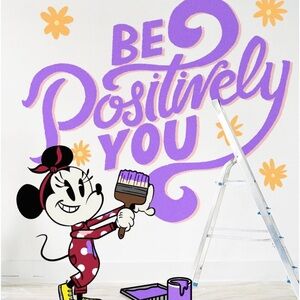 NEW LISTING MINNIE FRIDAY